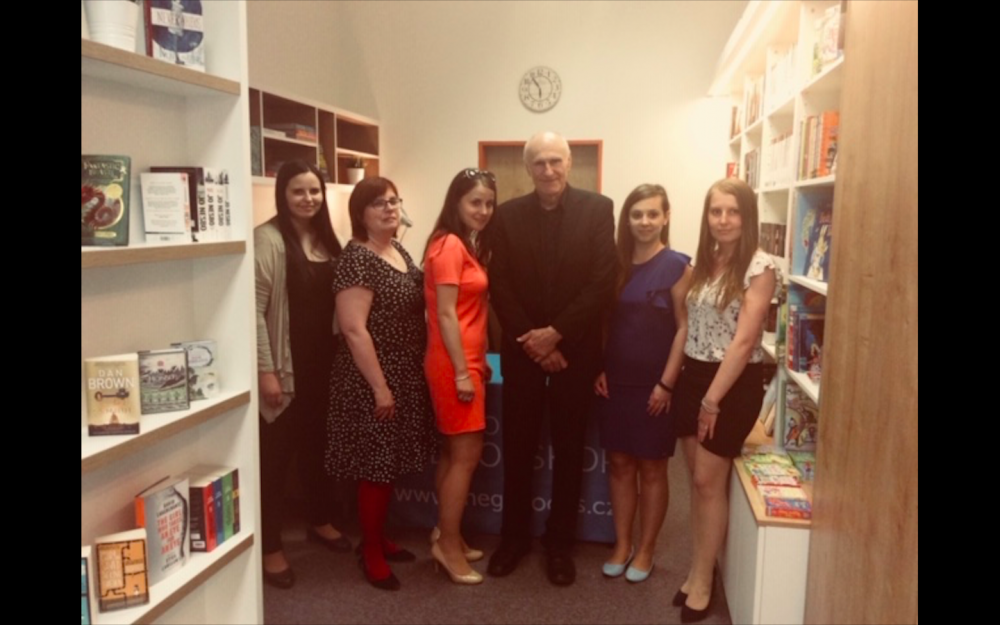 Kvalitní cizojazyčnou literaturu nakupují Budějčáci už rok v Oxford Bookshop