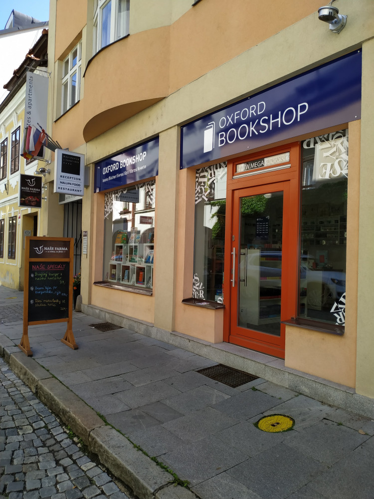 Kvalitní cizojazyčnou literaturu nakupují Budějčáci už rok v Oxford Bookshop