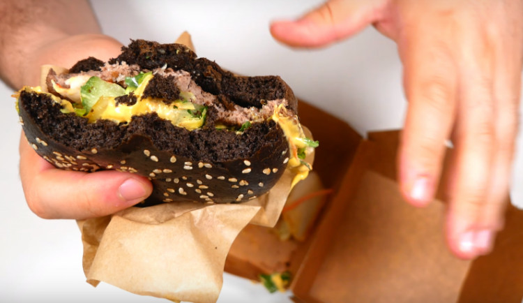 Snímek z recenze fastfoodu