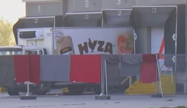 Pašeráci lidí dostali v Maďarsku za smrt 71 migrantů doživotí.