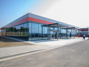 Nový terminál na letišti.