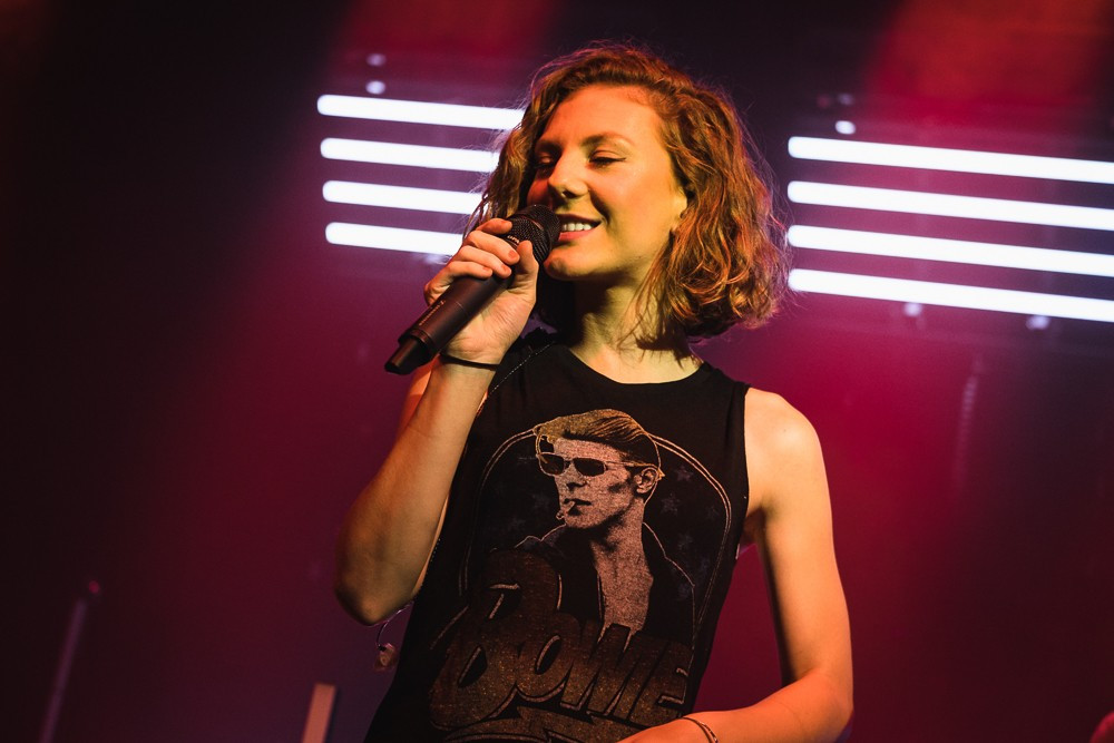 Létofest, který v Česku jako první nabídl neokoukaný model městského putovního festivalu, vstupuje do třetího ročníku. Dvoudenní akce i letos nabídne alternativu k velkým festivalům, aniž by posluchači museli jezdit za muzikou daleko a následně trávit veš