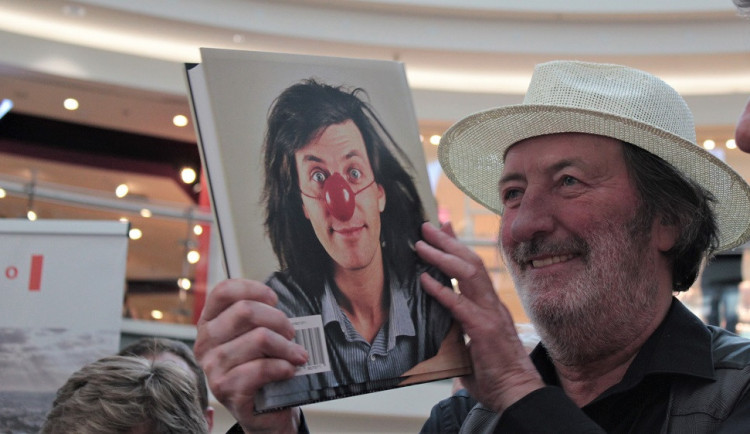 Bolek Polívka na křestu své knihy.