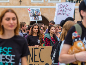 Kočka, pes i kráva, mají svoje práva! Volali lidé v rámci pochodu za práva zvířat.