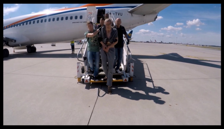 Po letech na útěku v českém vězení. Muž se skrýval ve Francii.