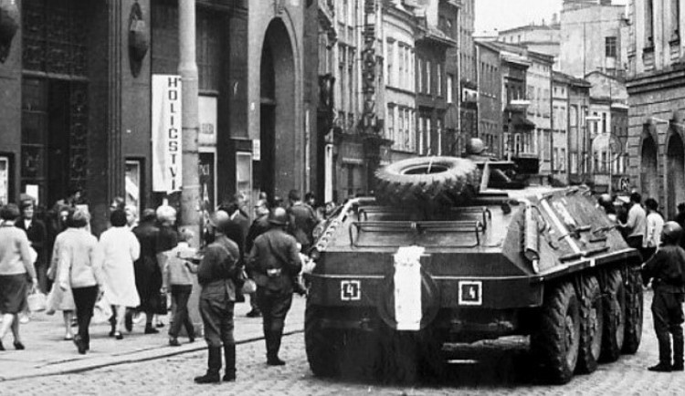 Na Horním náměstí v Olomouci si dnes připomeneme události 21. srpna 1968 a 1969