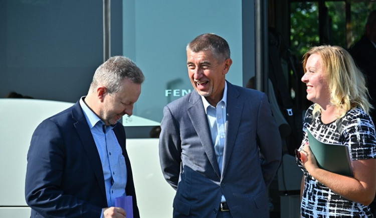 PRŮZKUM: ANO si během letních prázdnin polepšilo na rozdíl od ČSSD