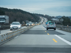 Na D6 až do Karlových Varů by mělo být možné jezdit 130 km/h