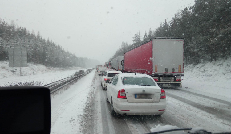 Kalamita zastavila provoz na D1.