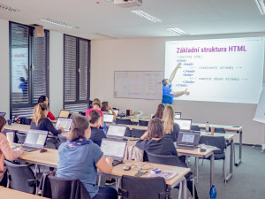 Hodíte se do IT? Czechitas vám pomůžou obrátit kariéru naruby.