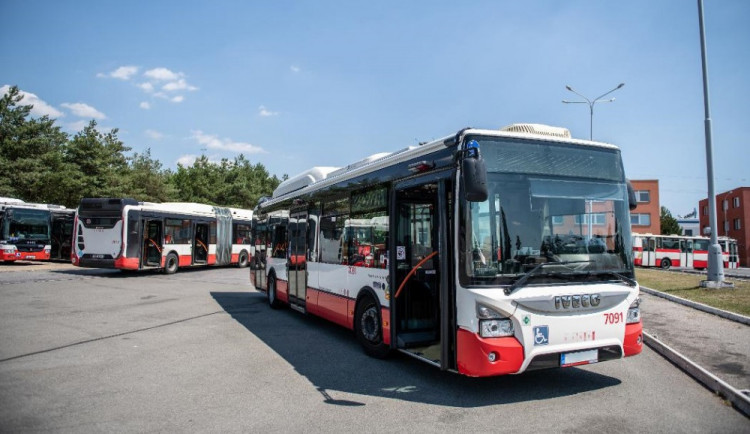 Brňáci vymysleli unikát. Město křižoval autobus poháněný našimi výkaly.