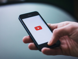 Češi loni přehráli přes internet 3,2 miliardy videí