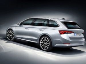 Nová Octavia se k prvním zákazníkům dostane ještě letos