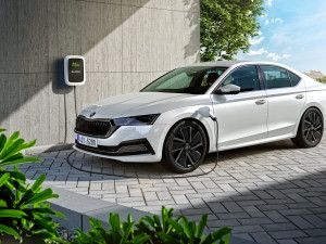 Nová Octavia se k prvním zákazníkům dostane ještě letos