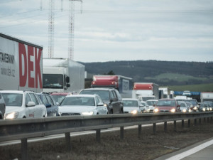 Katastrofický scénář: V prosinci po spuštění mýta hrozí na dálnicích kolony až 40 kilometrů