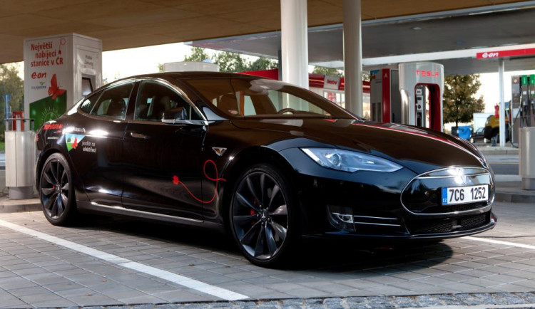 E.ON chce mít do tří let 300 veřejných dobíjecích stanic pro elektromobily.