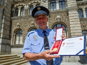 (NE)OBYČEJNÍ: Od malička ho zajímaly životní příběhy. Liberečáci potkávají strážníka Jirku už déle než dvacet let