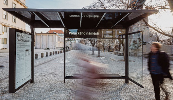 Praha představila prototyp nového přístřešku MHD.