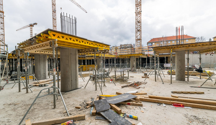 FOTO: KKCG prodá centrum Bořislavka v Praze, jež nyní za miliardy staví