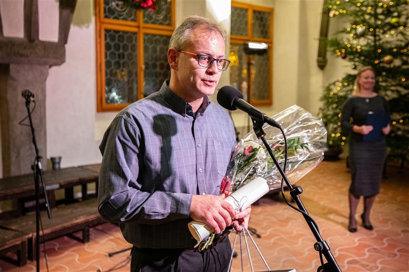 Cenu za Vladimíra Drvotu převzal jeho synovec Martin Drápela