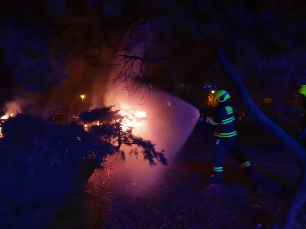 Silvestrovský požár v Praze.