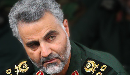 Při raketovém útoku v Bagdádu zemřel šéf íránských jednotek Kuds.