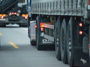 Slovenští dopravci blokují tři hraniční přechody s Českem