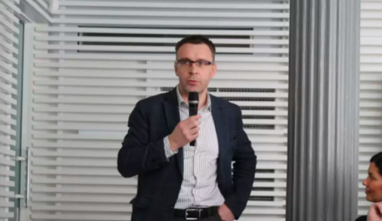 Kremlík kvůli dálničním známkám končí, nahradit ho má Havlíček