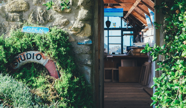 Vypáčil dveře zahradního domku a zcizil dvě horská kola