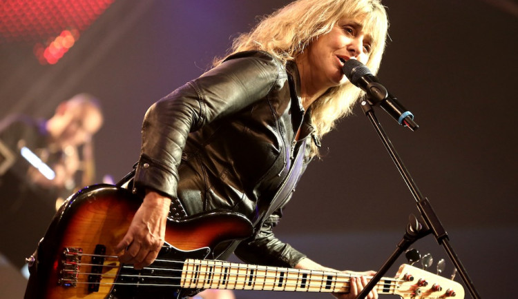 Suzi Quatro obráží koncertní podia s novou deskou. V rámci světového turné se zastaví i v Praze a Brně.
