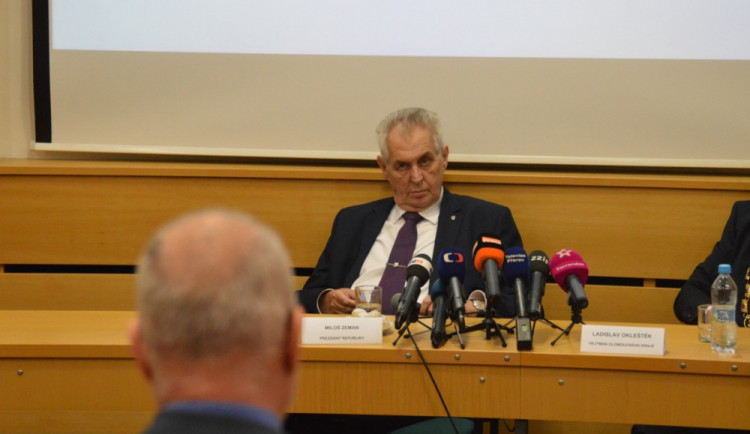 Prezident Zeman odmítl kvůli koronaviru vyhlásit amnestii