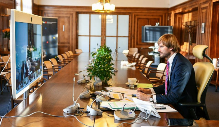 Ministr Vojtěch podporuje prodloužení nouzového stavu o 30 dnů