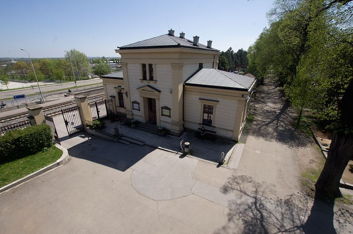 Hřbitovy zůstanou během Velikonoc otevřené, město však doporučuje lidem návštěvu zvážit