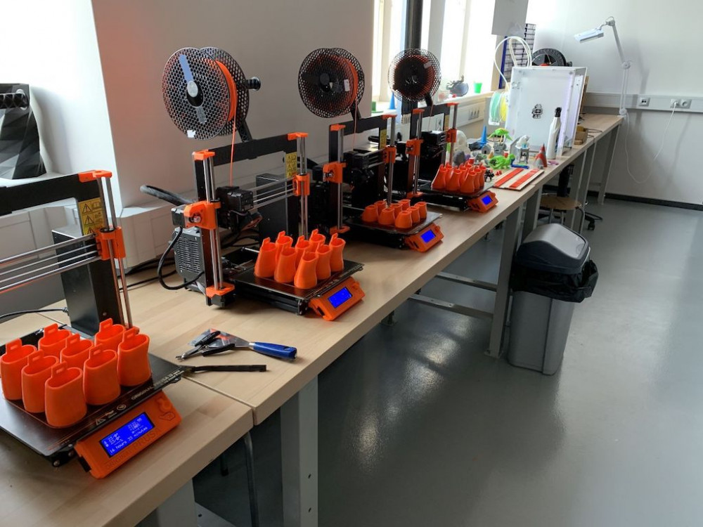 Liberecká iQLANDIA vyrábí pomocí 3D tisku adaptéry k celoobličejovým maskám