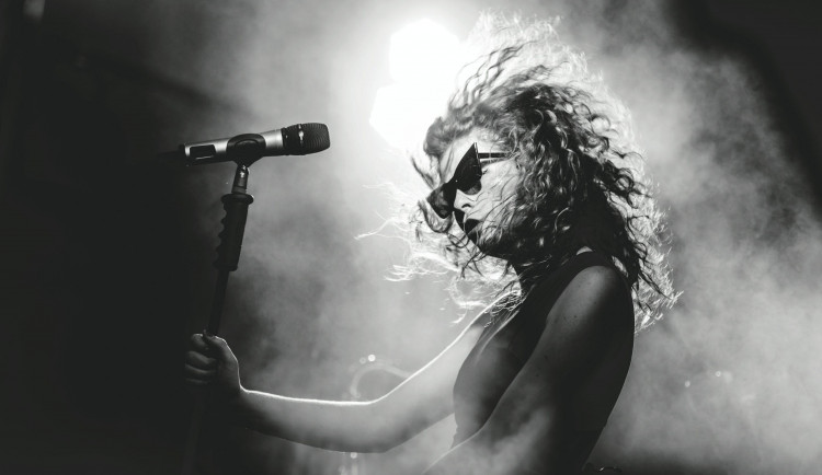 Projekt #OneTrack spojil české hudebníky do jedné skladby.