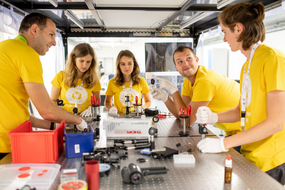 Středoškoláci se mohou zapojit do fyzikální soutěže, finalisté se podívají do laserového centra