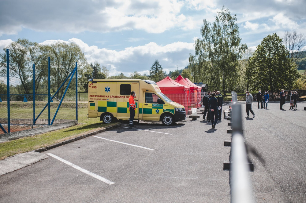 Testy na jihu Čech na covid-19 podstupují i profesní skupiny