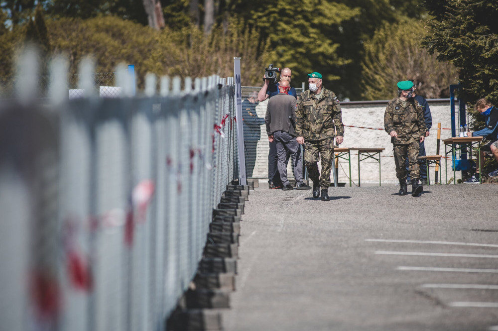 Testy na jihu Čech na covid-19 podstupují i profesní skupiny