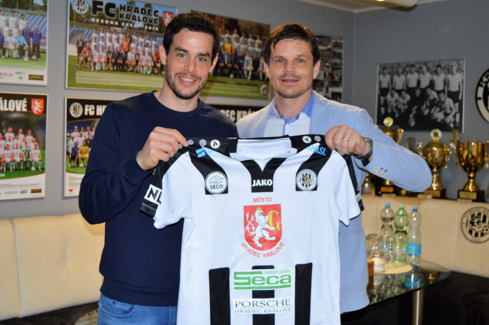 Hostování v Hradci? Zatím je to vtipné, říká fotbalista Jakub Rada