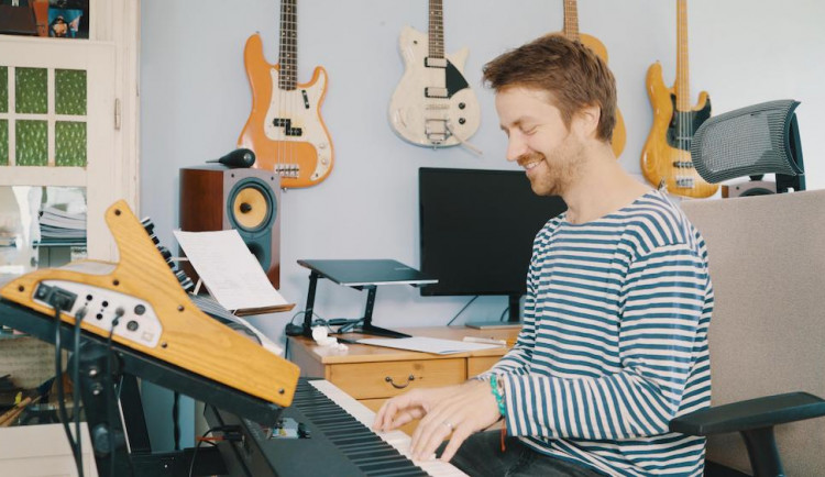 Čeští hudebníci spouštějí projekt Song pro tebe. Písně na zakázku pro kohokoliv