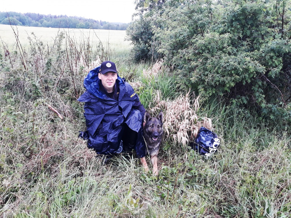 Policejní psovod se psem Hazardem