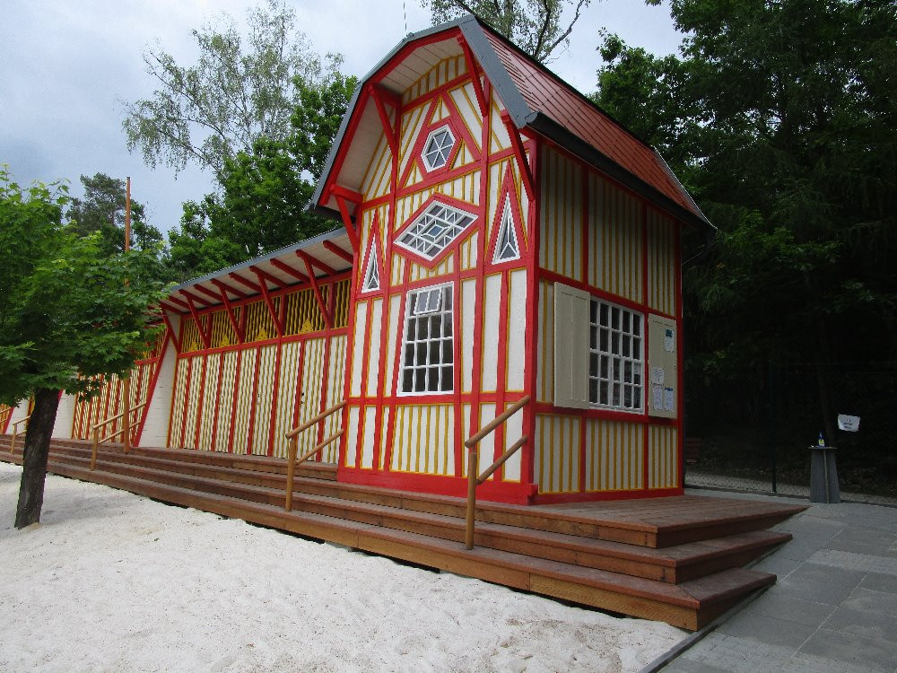 Po rekonstrukci se otevírá koupaliště Dachova u Hořic. Koupaliště opět vypadá jako v 30. letech