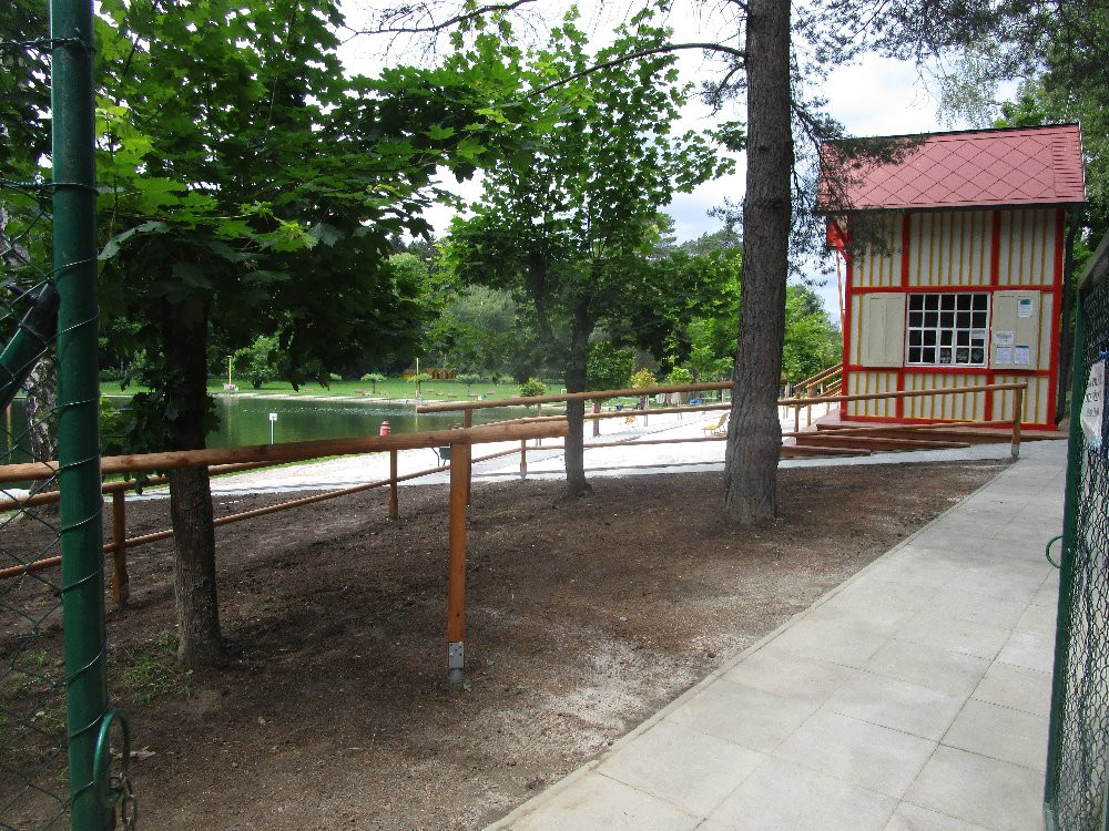 FOTO: Po rekonstrukci se otevírá koupaliště Dachova u Hořic. Koupaliště opět vypadá jako v 30. letech