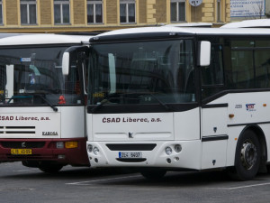 Účet za slevy v dopravě v dubnu kvůli krizi klesl o 90 procent