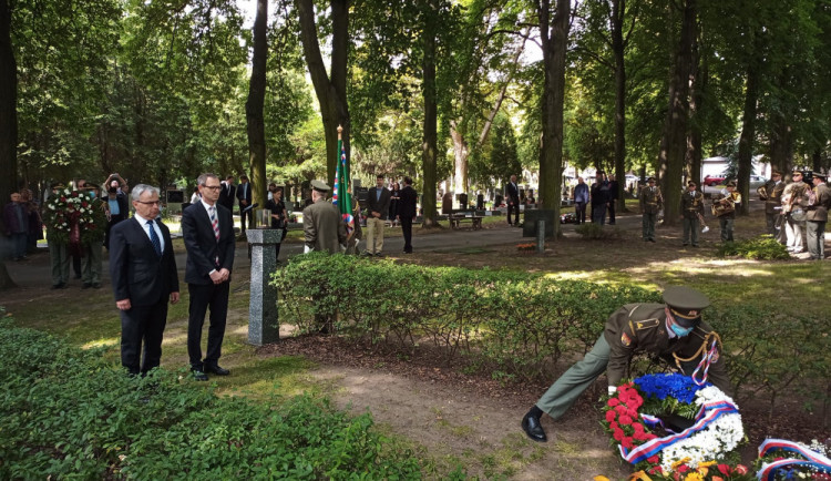 Hrdinství není kýč, zaznělo na pietní akci za Horákovou