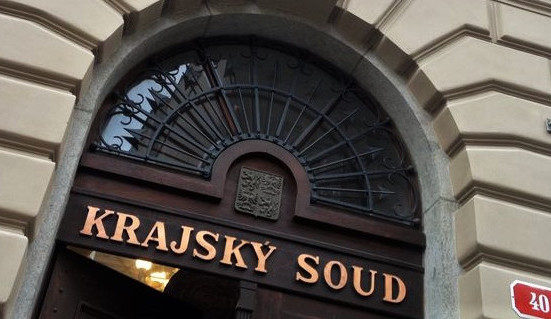 Justice loni dále zrychlovala, některé soudy zůstávají přetížené