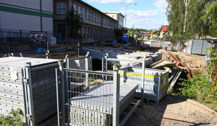 V Přepeřské ulici pokračují práce. Dojde ještě na několik uzavírek