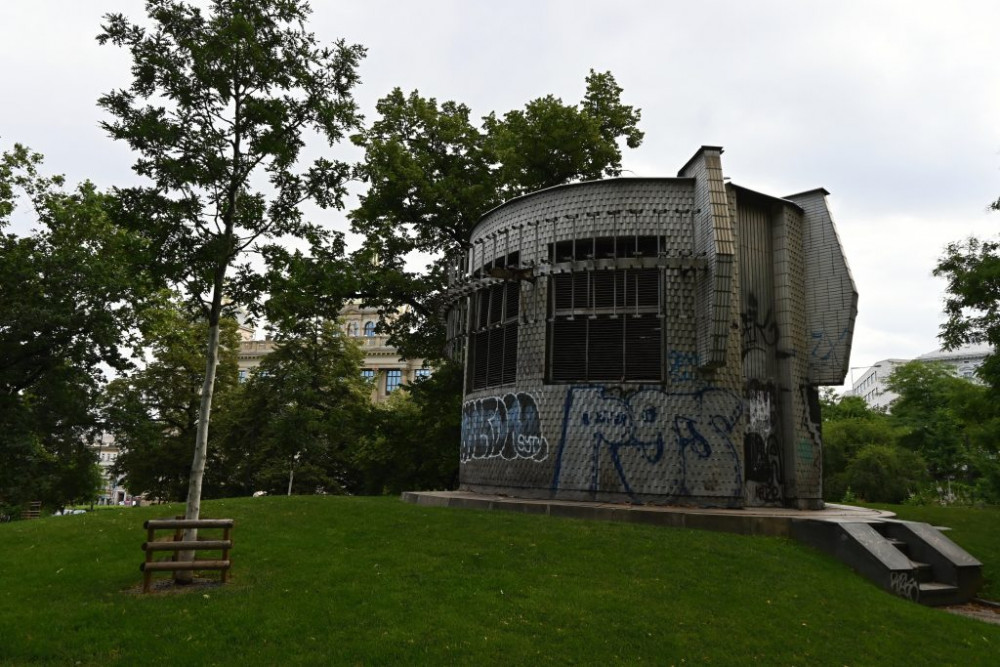 FOTO: Praha 1 zvelebuje Čelakovského sady. Podívejte se, k jakým změnám došlo