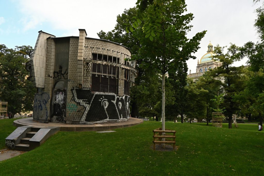 FOTO: Praha 1 zvelebuje Čelakovského sady. Podívejte se, k jakým změnám došlo