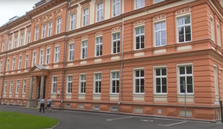 Základce ve Školní ulici schází už jen rekonstrukce tělocvičny, začít by měla v srpnu